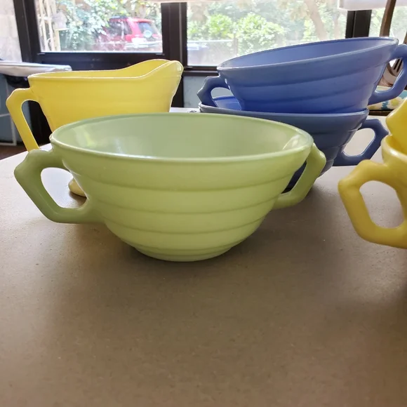 Hazel Atlas Moderntone Bowls and Creamer - Picture 2 of 3